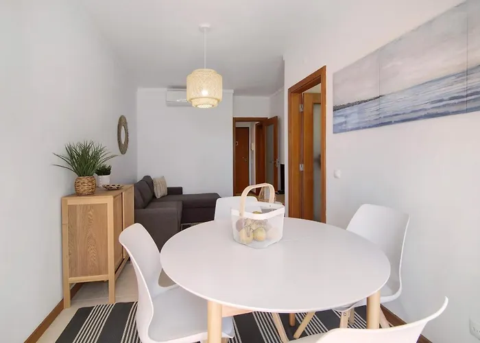 Ae Flat Falesia Αλμπουφέιρα