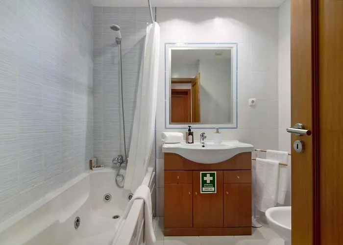 Ae Flat Falesia Αλμπουφέιρα